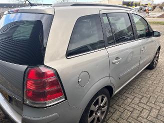 Opel Zafira Automaat - 2.2 16V Direct Ecotec MPV  Benzine 2.198cc 110kW (150pk) FWD 2005-07/2012-12 (M75) Z22YH; EURO4 picture 6