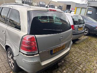 Opel Zafira Automaat - 2.2 16V Direct Ecotec MPV  Benzine 2.198cc 110kW (150pk) FWD 2005-07/2012-12 (M75) Z22YH; EURO4 picture 5