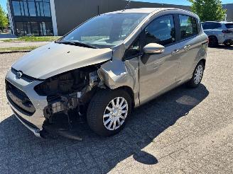 Ford B-Max  picture 2