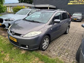 Mazda 5 5 (CR19) MPV 2004 / 2010 - 1.8i 16V MPV  Benzine 1.798cc 85kW (116pk) FWD 2005-02/2010-05 (CR19) L823 picture 2
