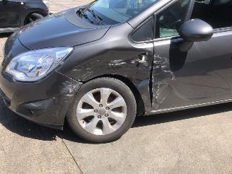 krockskadad bil auto Opel Meriva  2011/4