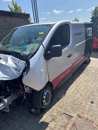 Damaged car Opel Vivaro  2017/3