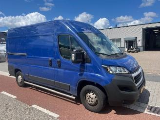krockskadad bil bedrijf Peugeot Boxer 2.2 BLUEHDI 88KW L2H2 AIRCO KLIMA CAMERA 2021/5