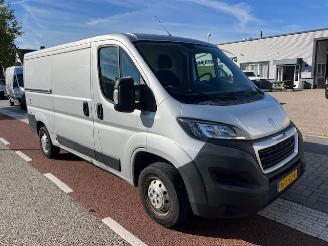 krockskadad bil bedrijf Peugeot Boxer 2.2 BLUEHDI 88KW L2H1 LANG LAADKLEP LBW KLIMA 2020/3
