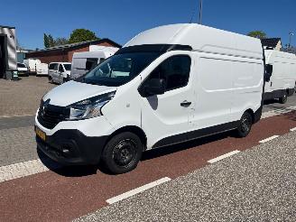 skadebil bedrijf Renault Trafic 1.6 DCI 92KW L2H2  LAADKLEP LBW KLIMA EURO6 2017/9