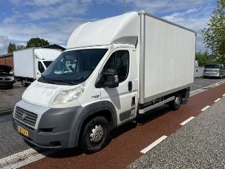 krockskadad bil bedrijf Fiat Ducato 2.3 MJ 96KW KOFFER LAADLEP LBW KLIMA EURO5 2012/3