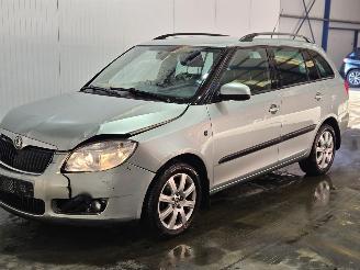 Skoda Fabia 1.4i 16V Combi/o 4Dr Benzine 1.397cc 63kW (86pk) FWD picture 3