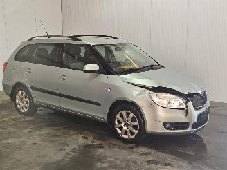 Skoda Fabia 1.4i 16V Combi/o 4Dr Benzine 1.397cc 63kW (86pk) FWD picture 5