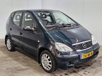 uszkodzony samochody osobowe Mercedes A-klasse 1.4 A-140 AUTOMAAT Hatchback  Benzine 1.397cc 60kW (82pk) 2001/2