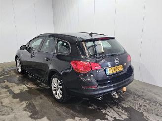 uszkodzony samochody osobowe Opel Astra SPORTS TOURER 1.4 Turbo 16V Combi/o  Benzine 1.364cc 88kW (120pk) 2012/6