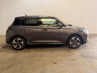 Suzuki Swift 1.2 VVT 12V Hybrid Hatchback picture 3