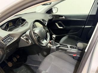 Peugeot 308 1.6 BlueHDI Blue Lease Executive picture 10
