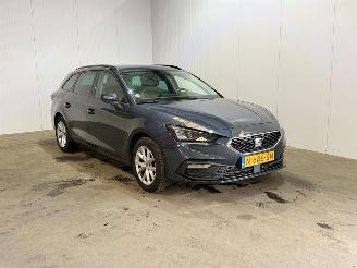 Vaurioauto  passenger cars Seat Leon 1.0 TSI Style Business Intense 2021/12
