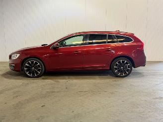 Volvo V-60 1.6 D2 Summum picture 2