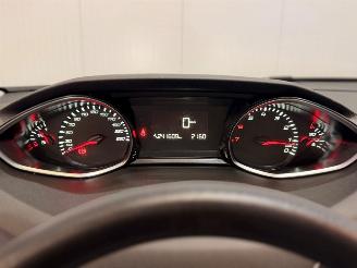 Peugeot 308 1.2 PureTech Access picture 14