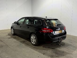 Schadeauto Peugeot 308 1.6 BlueHDI Blue Lease 2014/10