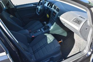 Volkswagen Golf 1.0 TSI picture 14