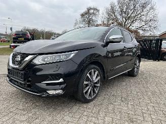 damaged passenger cars Nissan Qashqai 1.3 DIG-T Tekna + automaat !! 2019/8
