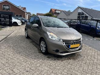 Unfallwagen Peugeot 208 1.2 VTi Blue Lease Executive  165.378 KM !! 2013/4