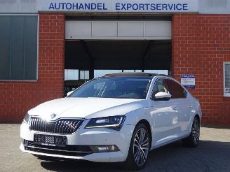 Unfallwagen Skoda Superb 2.0 TDI Ambition Business, Panorama, Navi, DAB+, Climate & Cruise 2016/9