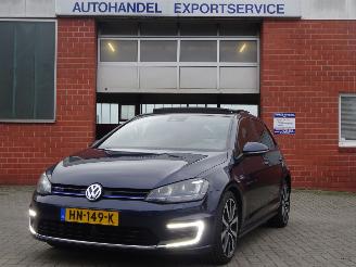 Avarii autoturisme Volkswagen Golf GTE Pug-in Hybride 110kw, Panorama, Lane assist 2015/12