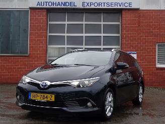 Vaurioauto  passenger cars Toyota Auris Touring Sports Auris Touring Sports 1.8 Hybrid Cool, Panorama 2015/12