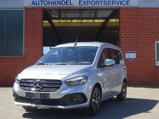 Damaged car Mercedes Citan T 180-d Progressive Automaat, Leer/alca, Navi, Climate & Cruise, Trekhaak 2022/8