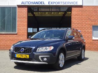 damaged passenger cars Volvo Xc-70 2.0 T5 FWD Nordic+, Leer, Navi, Airco, Trekhaak 2014/4