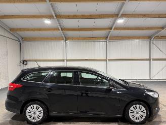 krockskadad bil auto Ford Focus 1.0 74kW Lease Edition 2017/11