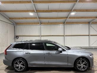 krockskadad bil auto Volvo V-60 2.0B3 120kW Automaat Momentum Advantage 2020/10