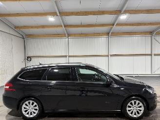 krockskadad bil auto Peugeot 308 1.2 96kW PureTech Style Airco Navi 2016/4