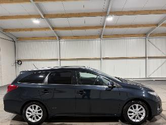 Vaurioauto  passenger cars Toyota Auris Touring Sports 1.6 97kW Clima Aspiration Camera 2014/9