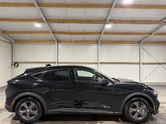 krockskadad bil auto Ford Mustang Mach-e 75kWh RWD 198kW 2021/12