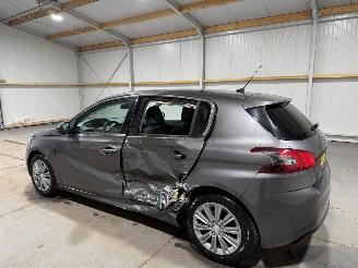 Peugeot 308 1.2PureTech 96kW Blue Lease Premium picture 11