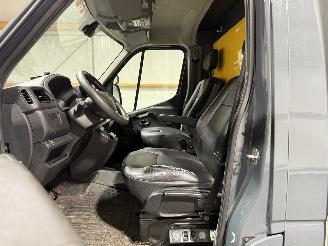 Renault Master T35 2.3dCi 110kW Automaat Bakwagen picture 13