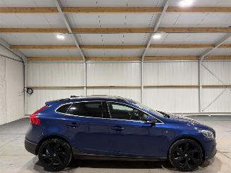 krockskadad bil auto Volvo V-40 1.6D2 84kW Cross Country Momentum 2015/2
