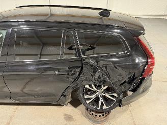 Volvo V-60 2.0T6 Recharge 186kW AWD R-Design picture 17