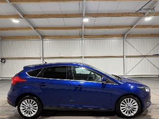 krockskadad bil auto Ford Focus 1.0 74kW Titanium 2016/10