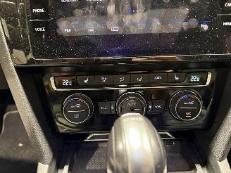 Volkswagen Passat 1.5TSI 110kW Automaat Highline Business R Pano picture 19