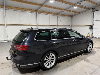 Volkswagen Passat 1.5TSI 110kW Automaat Highline Business R Pano picture 5