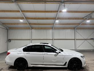 krockskadad bil auto BMW 7-serie 740i 240kW Automaat Schuifkantel High Executive Luchtvering 2018/12