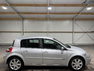 krockskadad bil auto Renault Mégane 2.0 16V 99kW Airco Tech Line 2006/2