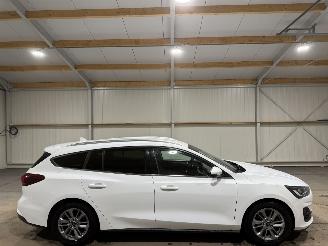 krockskadad bil auto Ford Focus 1.0 EcoBoost 92kW Hybrid Titanium 2022/11