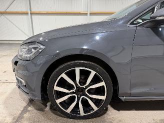 Volkswagen Golf 1.4TSI 110kW Automaat Highline Pano Business R picture 15