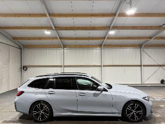 damaged passenger cars BMW 3-serie 318i 115kW Automaat Clima Camera Navi Touring 2023/4