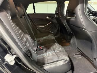 Mercedes Cla-klasse 180d  Automaat AMG Business Solution Shootingbrake picture 37