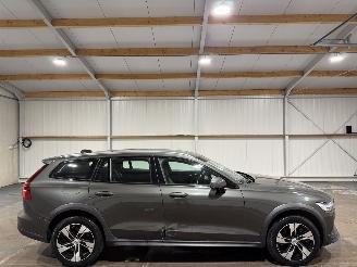 Schadeauto Volvo V-60 Cross Country 2.0B5 184kW Automaat AWD Pro 2021/2