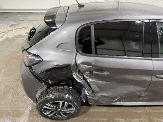 Peugeot 208 1.2PureTech 74kW Clima Camera Allure Pack picture 16