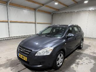 Kia Cee d 1.4 80kW X-Tra ISG Airco picture 10