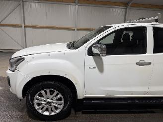 Isuzu D-Max 1.9d 120kW Automaat Extended Cab X-Country picture 13